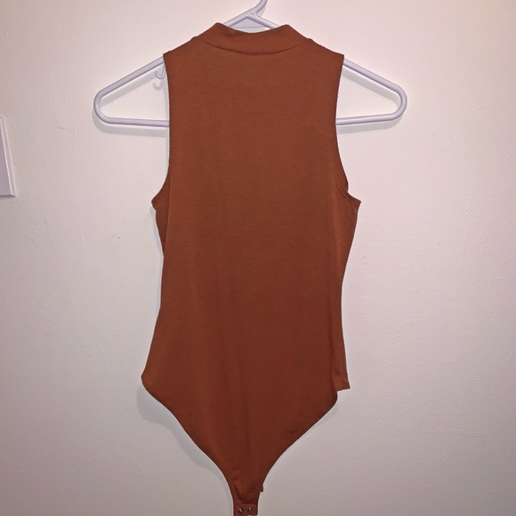 Forever 21 Rust Mock Neck Sleeveless Bodysuit - Picture 3 of 3